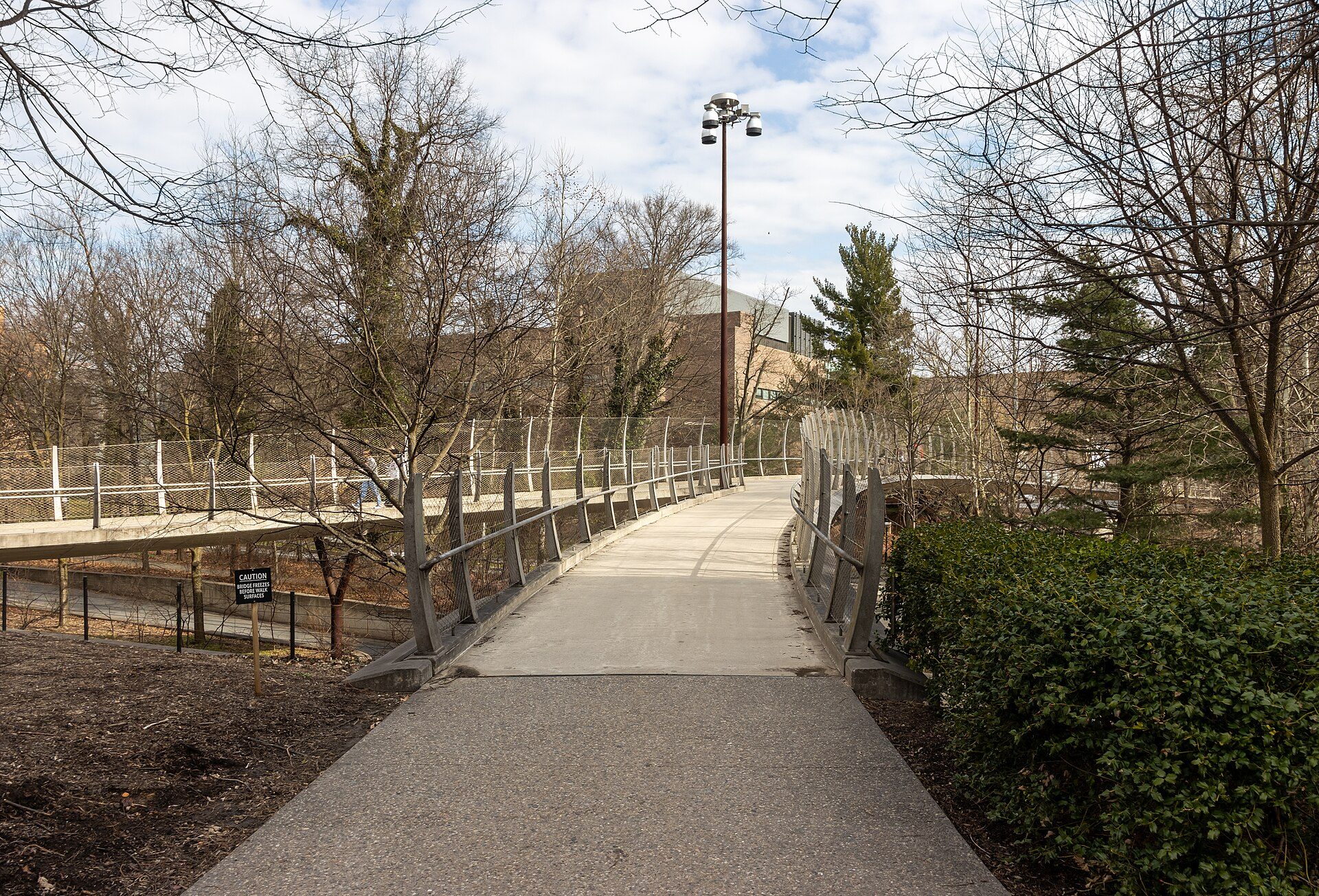 Rua histórica de Princeton com predios coloniais